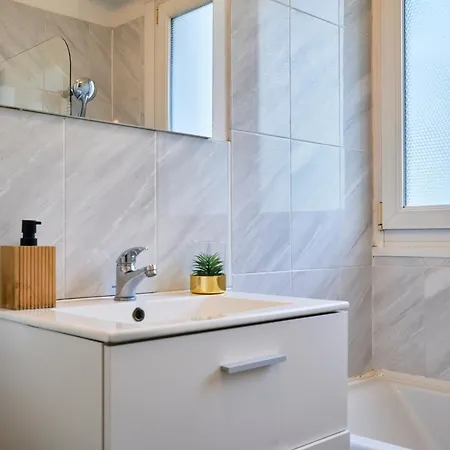 Elegance Au Pied De La Mairie Apartment